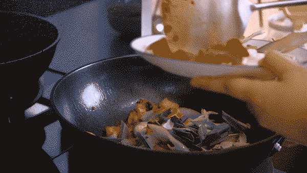 炒菜過(guò)程中