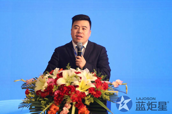藍炬星市場總監(jiān)楊宏武先生匯報